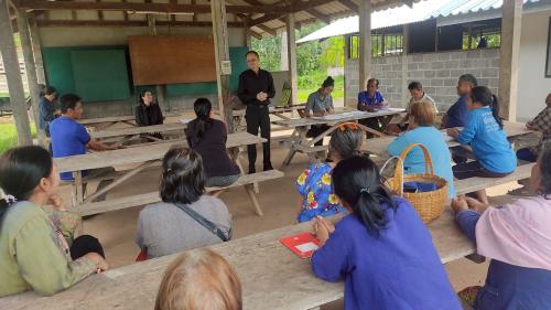 สำนักงานพัฒนาชุมชนอำเภอดอนตาล ลงพื้นที่ติดตามการดำเนินงานโครงการแก้ไขปัญหาความยากจน (กขคจ)